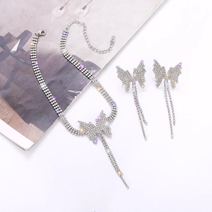 Parure collier et boucles d'oreilles papillon à pampilles en argent et zircon violet