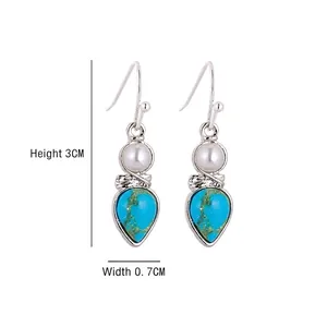 Orecchini vintage in argento con perla e goccia di turchese, misura 3cm per 0,7cm