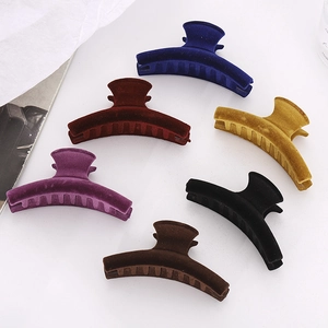 Minimalist Large Flocking Hair Claw Clip For Women Geometric Arc Shark Clip Velvet Matte Finish Handmade Hair Accessory