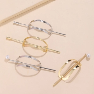 Détails d'épingles à cheveux géométriques minimalistes avec perles en or et argent