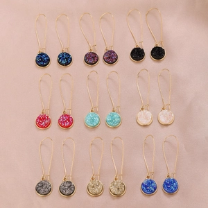 Set di 10 paia di orecchini a goccia in resina druzy colorati con ganci dorati