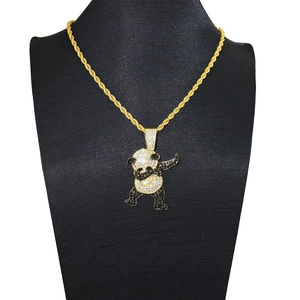 Chaîne corde dorée hip hop avec pendentif panda dabbing serti de cristaux brillants