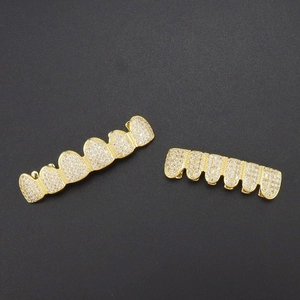 Ensemble de grills dentaires hip hop dorés avec pierres de zircone scintillantes