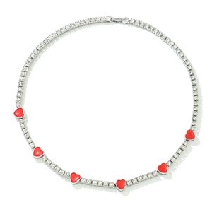 Collier tennis argenté orné de zircons blancs étincelants et de cœurs en émail rouge