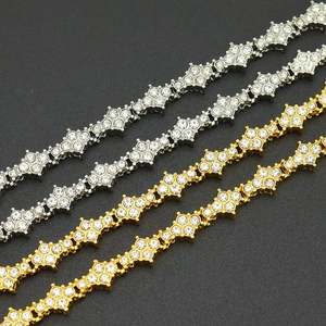 Bracelets luxueux en or et argent avec maillons en forme de fleur et cristaux