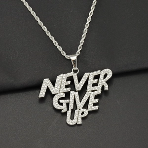 Collier Pendentif Alphabet Hip Hop Never Give Up En Alliage Incrusté de Strass Chaîne Corde Bijoux pour Fête Streetwear Unisexe