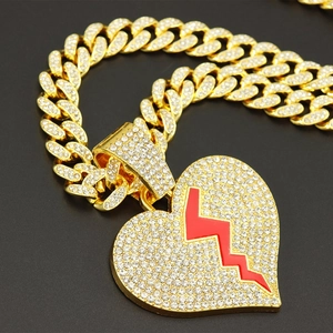 Collier Pendentif Cœur Hip Hop Design Éclair Rouge Alliage Strass Chaîne à Mailles Gourmette Bijoux pour Hommes Femmes