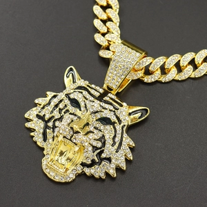 Collana hip hop con pendente a tigre dorata con cristalli e smalto nero su catena