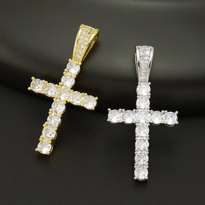Kreuzanhänger-Halskette mit Zirkonia-Steinen besetzt in Gold- und Silber-Ausführung