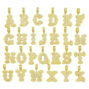 Détails des pendentifs initiaux hip hop plaqués or 18K avec zircons carrés brillants