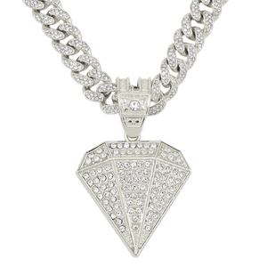 Iced out hiphop ketting met 3D-piramide hanger en zirkonia's op een cubaanse schakelketting