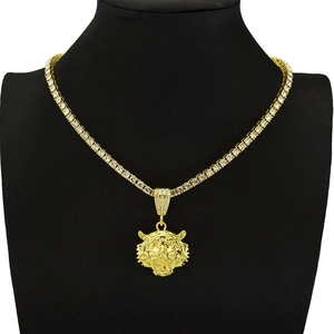 Collier pendentif tête de tigre doré avec chaîne de tennis pour un style hip-hop tendance