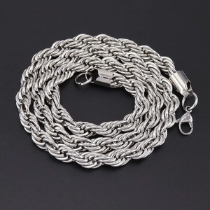 Collier chaîne torsadée de 8 mm en acier inoxydable avec fermoir mousqueton robuste