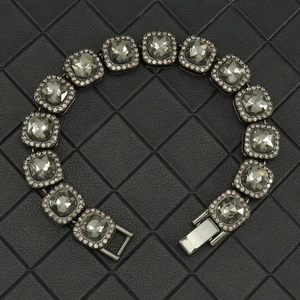 Bracelet Hip Hop en Alliage Gris Anthracite Avec Cristal Carré Gris Et Zircone Blanc Bracelet Gourmette Carré Pour Hommes Femmes Bijoux Punk