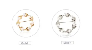 Comparaison détaillée de broches perles feuilles en finitions or et argent style élégant