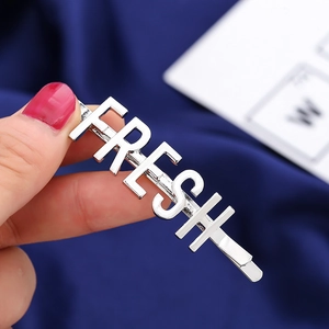 Fermaglio per capelli in metallo argento con design a lettere FRESH per donna