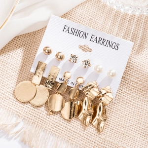 Élégant Lot De Boucles D'oreilles En Alliage Doré Pour Femme Clous Et Pendantes Künstliche Perles Et Strass Bijoux Mode Polyvalents