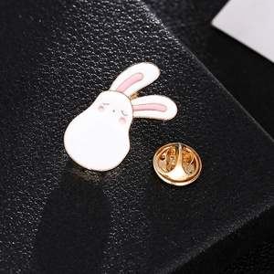 Creativa Spilla in Smalto a Forma di Coniglietto Bianco Cartone Animato Animale in Lega Spilla da Bavero per Donna Ragazza Accessori per Abbigliamento Gioielli