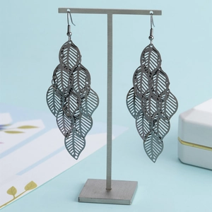 Boucles d'oreilles pendantes feuilles évidées multicouches en métal gris foncé