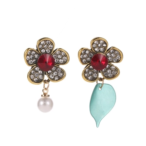 Vintage Blumenohrringe mit Diamanten, rotem Kristall, Perle und Blattanhänger