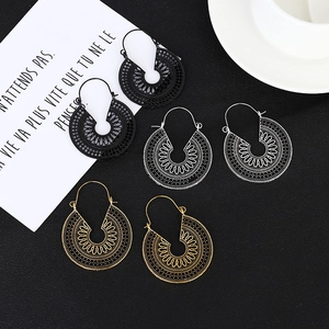 Bohemian Vintage Hollow Metal Hoop Earrings For Women Antique Gold Silver Black Retro Geometric Statement Dangle Earrings Jewelry