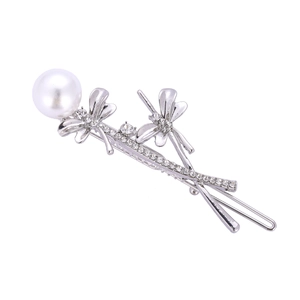 Fermaglio per capelli a libellula con perle e strass su base in metallo argento