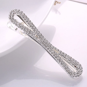 Ensemble de barrettes à strass argentées au design géométrique pour coiffures élégantes