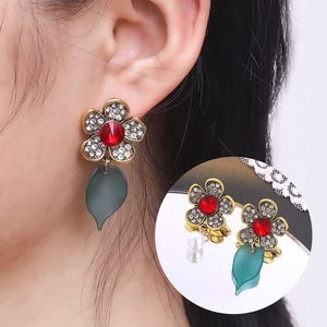 Vintage Asymmetric Flower Stud Earrings Gold Alloy Red Rhinestone Dangle White Faux Artificial Pearl Green Leaf Jewelry For Women