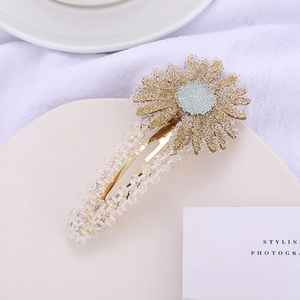 Barrette à cheveux tournesol en perles avec pétales jaunes et clip doré élégant