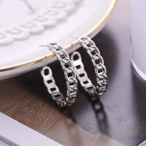 Modern silver chain link hoop earrings in a minimalist style for women fashion