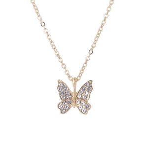 Elegante goldene Schmetterling Halskette mit funkelnden Zirkonia Flügeln für Damen