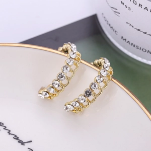Boucles d'oreilles créoles dorées en forme de C avec cristaux et chaîne creuse