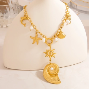 18K Goldkette im Sommerstrand-Stil mit Muschelanhängern und Süßwasserperlen