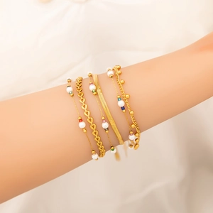 Elegante Bracciale a Doppio Strato in Acciaio Inossidabile Placcato Oro Cuore Perla Artificial Perline Multicolore Catena Gioielli per Donna Quotidiano Festa Accessorio Moda