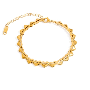 Detail of 18K gold-plated stainless steel heart links and adjustable lobster clasp
