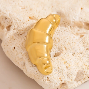 Minimalist 18k gold plated stainless steel croissant brooch with polished texture