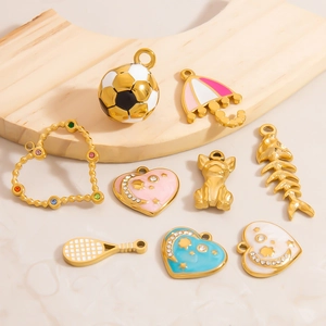 Colgantes de Acero Inoxidable para Hacer Joyas DIY Esmalte Corazón Animal Perro Fútbol Raqueta Dijes Accesorios Chapados en Oro