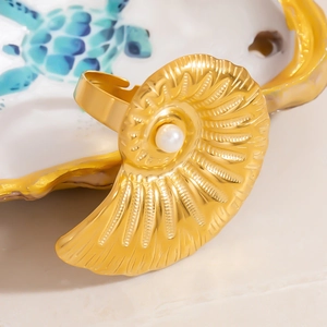 18k gold plated conch sea shell open ring with pearl detail and textured finish