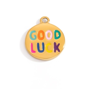 Ciondolo Good Luck in acciaio inossidabile placcato oro 18K con scritte in smalto colorato
