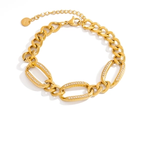 Goldenes Gliederkettenarmband aus Edelstahl mit zirkonbesetzten Gliedern und Karabinerverschluss