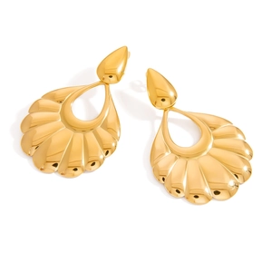 Pendientes de flores bañados en oro de 18K con diseño de lágrima y abanico retro