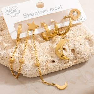 Ohrring-Set aus vergoldetem Edelstahl mit Perlensteckern und Mond-Sterne-Anhängern
