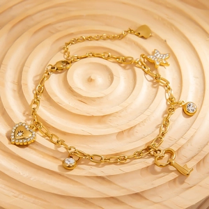 18K vergoldetes Edelstahl-Armband mit Herz-, Stern- und Schlüsselanhängern für Frauen