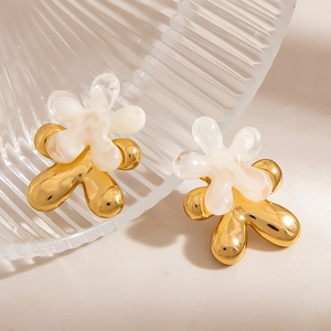 Elegant stainless steel flower stud earrings with marble resin petals in gold finish