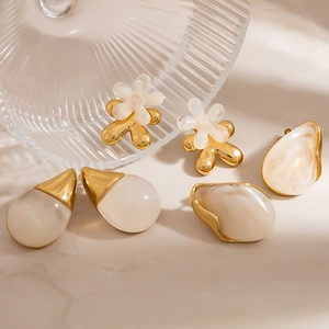 French Style Stainless Steel Resin Flower Stud Earrings For Women Waterproof Hypoallergenic Marble Texture Ear Jewelry Tarnish Resistant