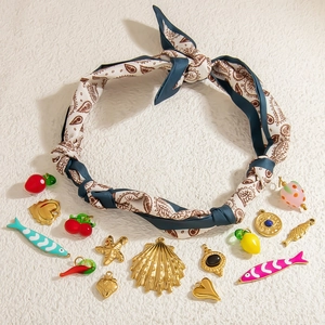 Set collana foulard in seta fai-da-te con stampa bohémien e ciondoli frutta assortiti