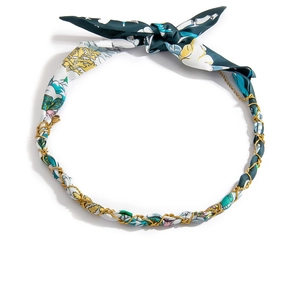 Elegante cerchietto in seta verde e oro con fiocco e catena di metallo intrecciata