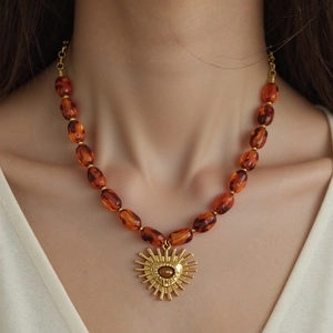 Vintage Amber Resin Beaded Necklace For Women Stainless Steel Gold Heart Sunburst Pendant Boho Maillard Style Autumn Jewelry