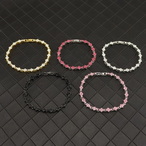Bracelet chaîne tennis croix colorée avec strass scintillants en cinq couleurs variées