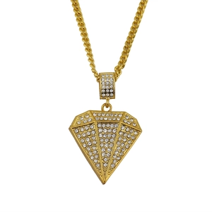 Collier hip hop plaqué or avec grand pendentif diamant glacé et chaîne maille gourmette